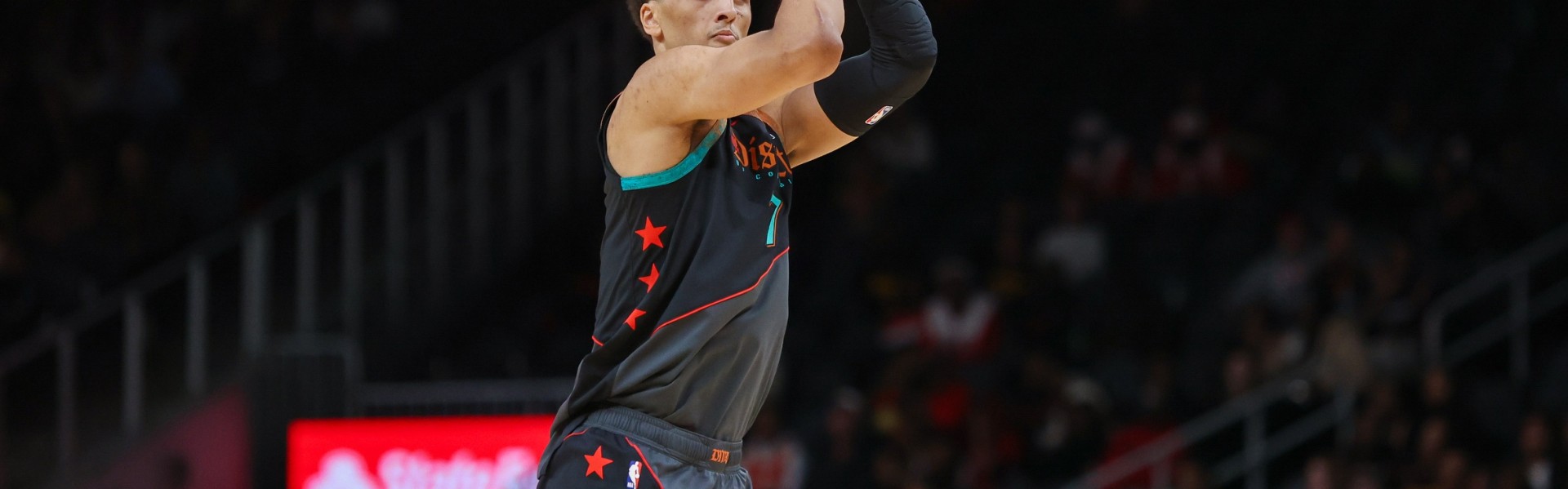 队记：快船有四人签下Exhibit 10合同 鲍德温、小泰泰-华盛顿在列